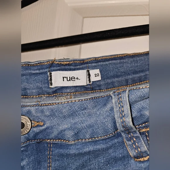 Stylish Distressed Blue Jeans - Picture 2 of 5